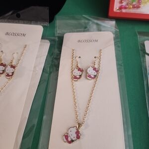 Hello kitty necklace set
